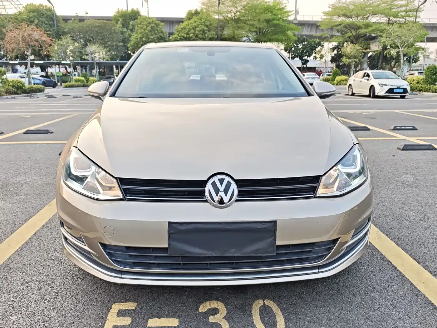 Volkswagen Golf 2015 1.4TSI Automatic Luxury фото 2