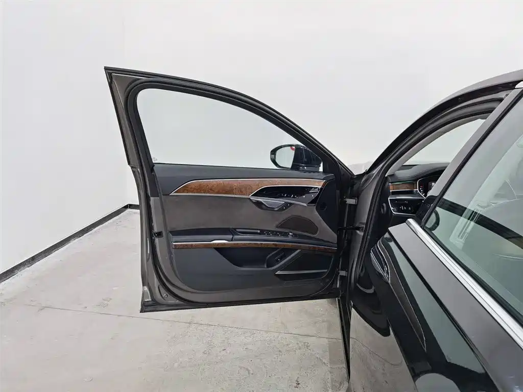 Audi A8 2018 A8L 55 TFSI quattro Luxury фото 8