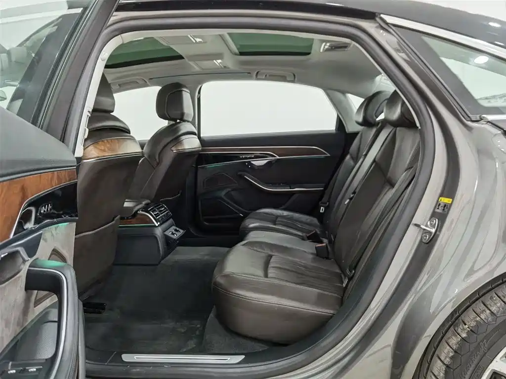 Audi A8 2018 A8L 55 TFSI quattro Luxury фото 15