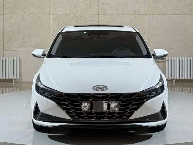Hyundai Elantra 2022 1.5L CVT LUX Premium Edition