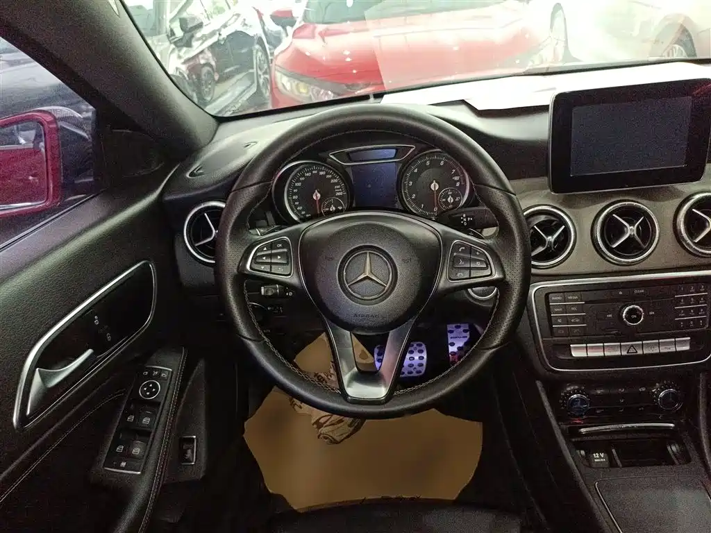 Mercedes-Benz CLA (Import) 2016 Facelift CLA 200 Sport фото 11