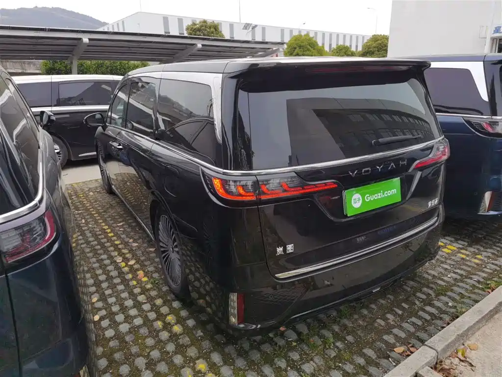 Voyah Auto Voyah Dreamer 2025 PHEV AWD Flagship Kunpeng Edition фото 5
