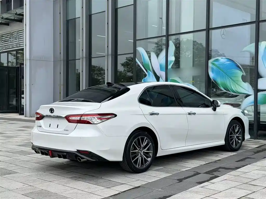 Toyota Camry 2021 2.5G Luxury Edition фото 11