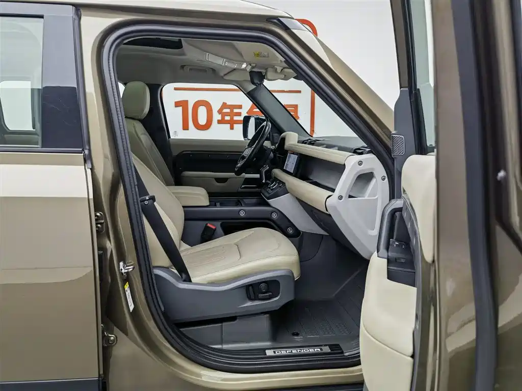 Land Rover Defender 2020 Model 110 P400 SE фото 23