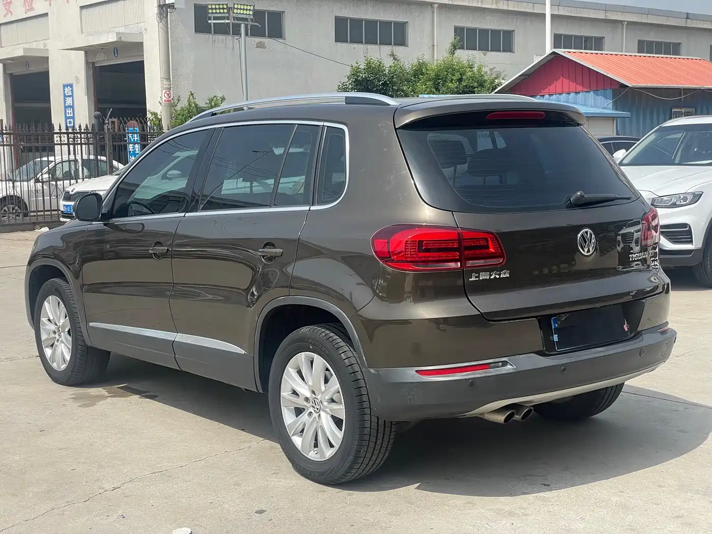 Volkswagen Tiguan 2015 1.8TSI Automatic 2WD Highline фото 9