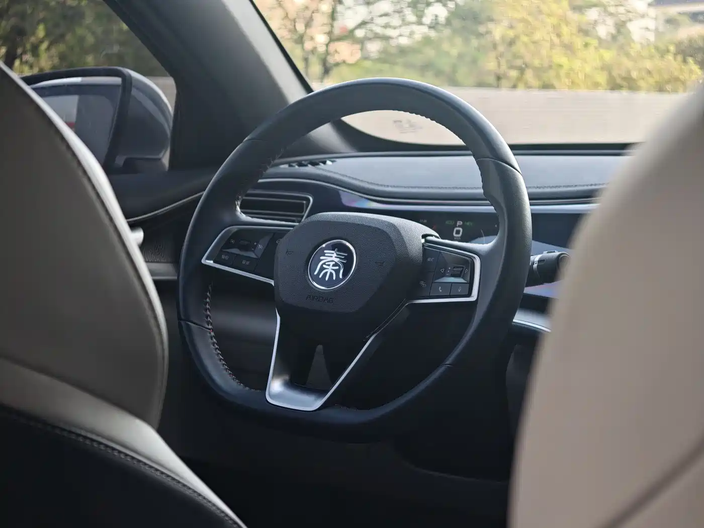 BYD Qin PLUS 2021 DM-i 120KM Premium фото 9