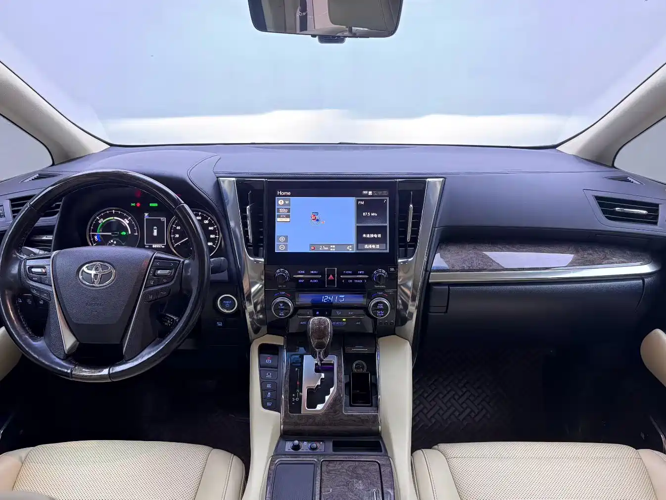 Toyota Vellfire 2020 Twin Engine 2.5L HV Premium Edition фото 5