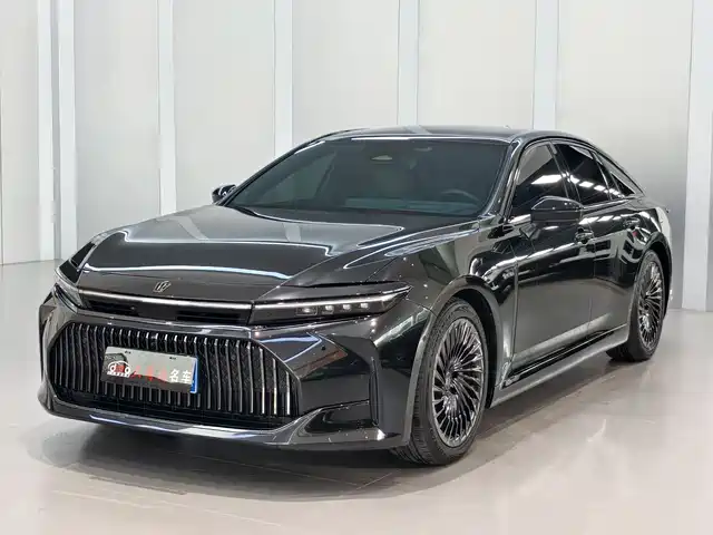 Toyota Crown (Import) 2025