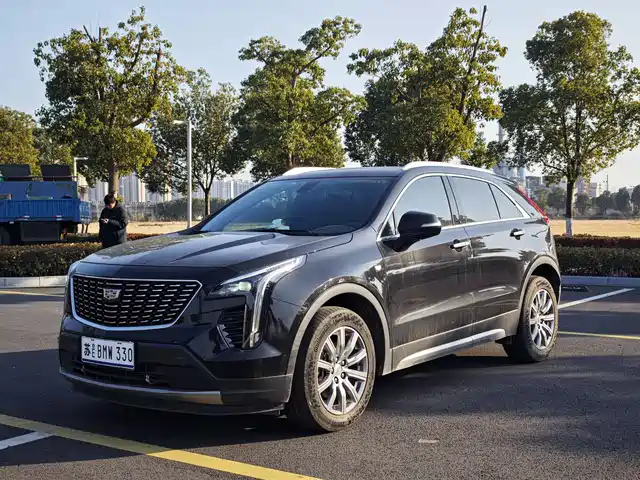 CADILLAC XT4
