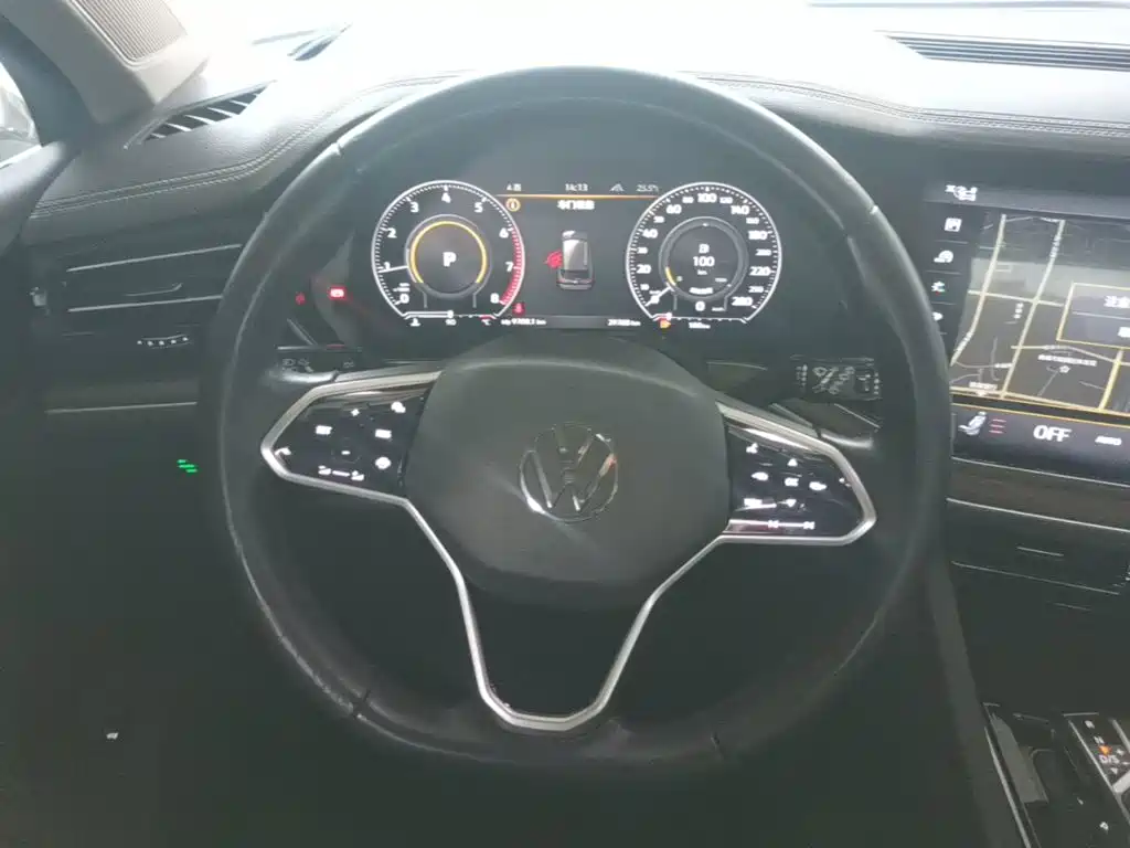 صورة 11 - Volkswagen Touareg
