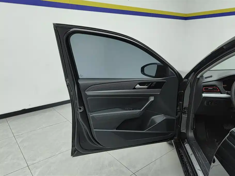 Volkswagen Lavida 2023 300TSI DSG Starlight Full Comfort Edition фото 7