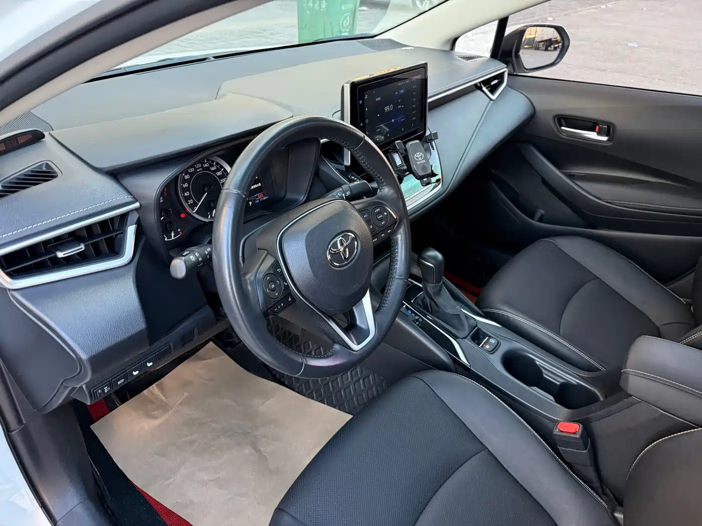 Toyota Corolla 2021 1.2T S-CVT Luxury Edition фото 11