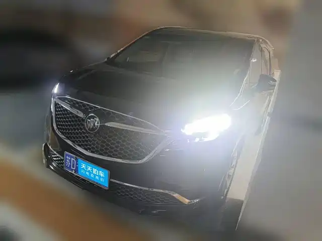 Buick GL8 2022 Avenir 7-Seater Hospitality Edition — фото 1