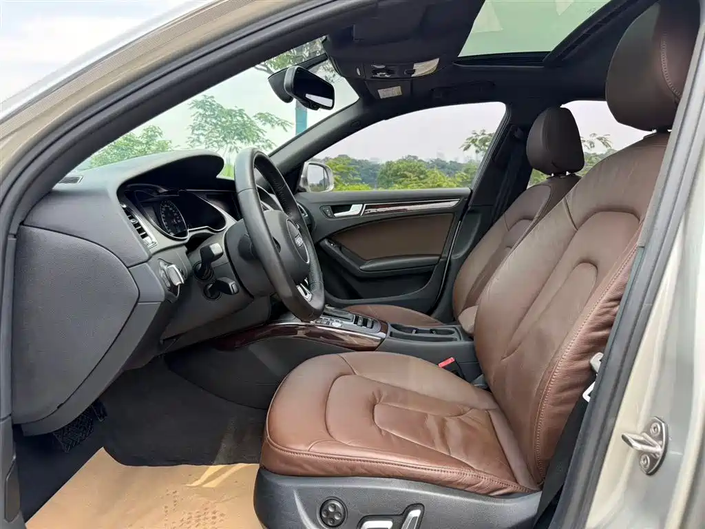 Audi A4L 2016 35 TFSI Collector's Edition S line Comfort фото 4