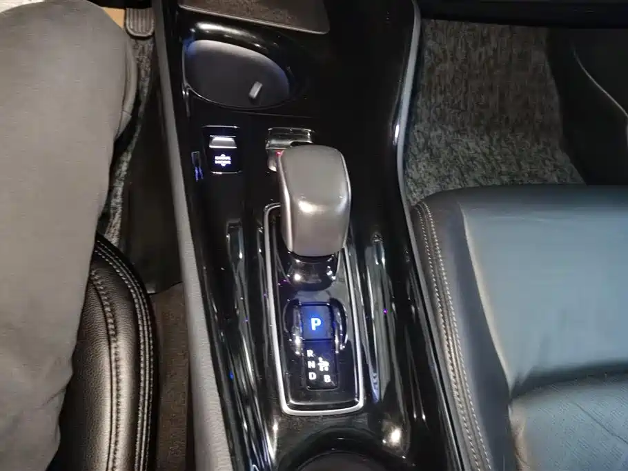 Toyota C-HR EV 2020 Premium Sunroof Edition фото 16