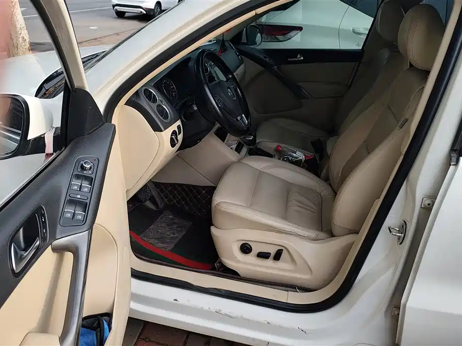 Volkswagen Tiguan 2010 1.8TSI Automatic 4WD Elite фото 9