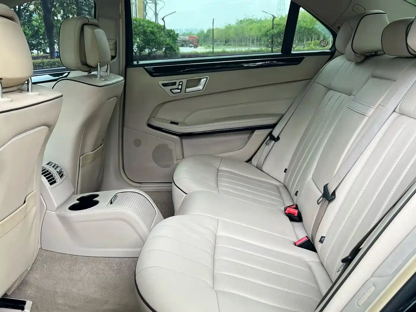Mercedes-Benz E-Class 2015 Facelift E 260 L Sport Luxury фото 9