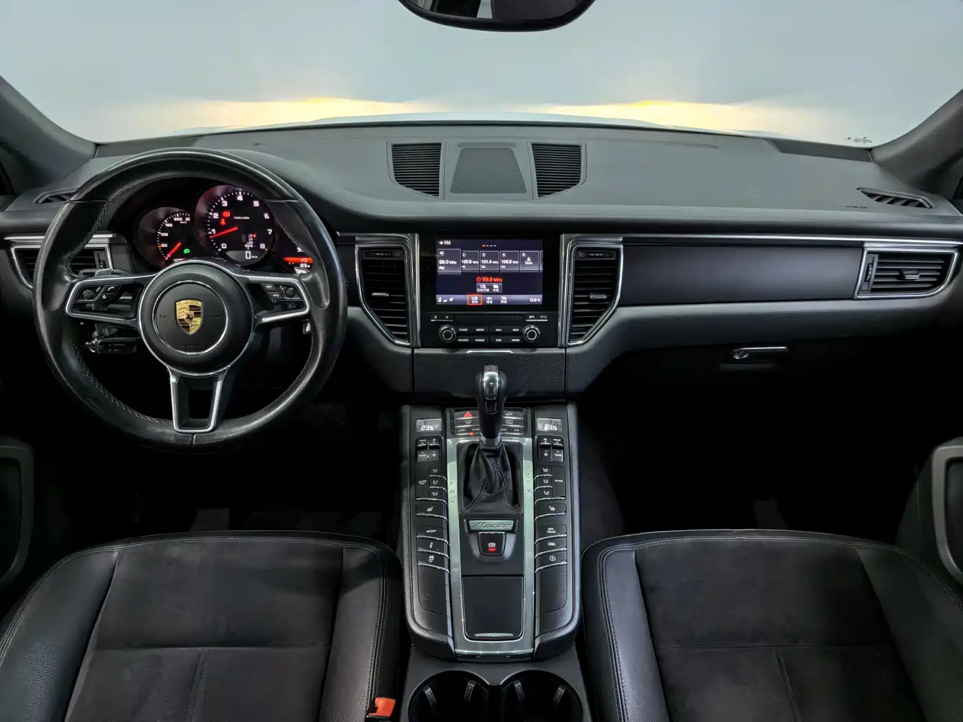 Porsche Macan 2017 Macan 2.0T фото 10