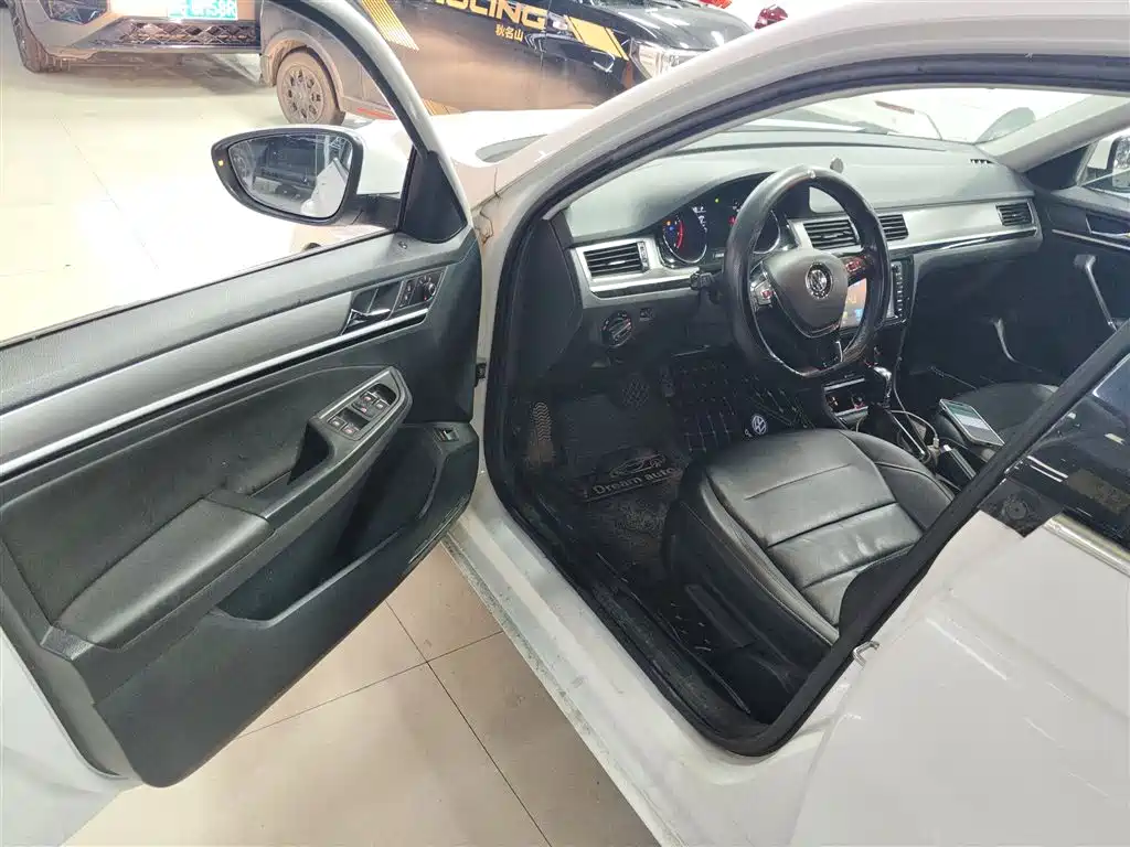 Volkswagen Bora 2018 1.5L Automatic Comfort фото 16