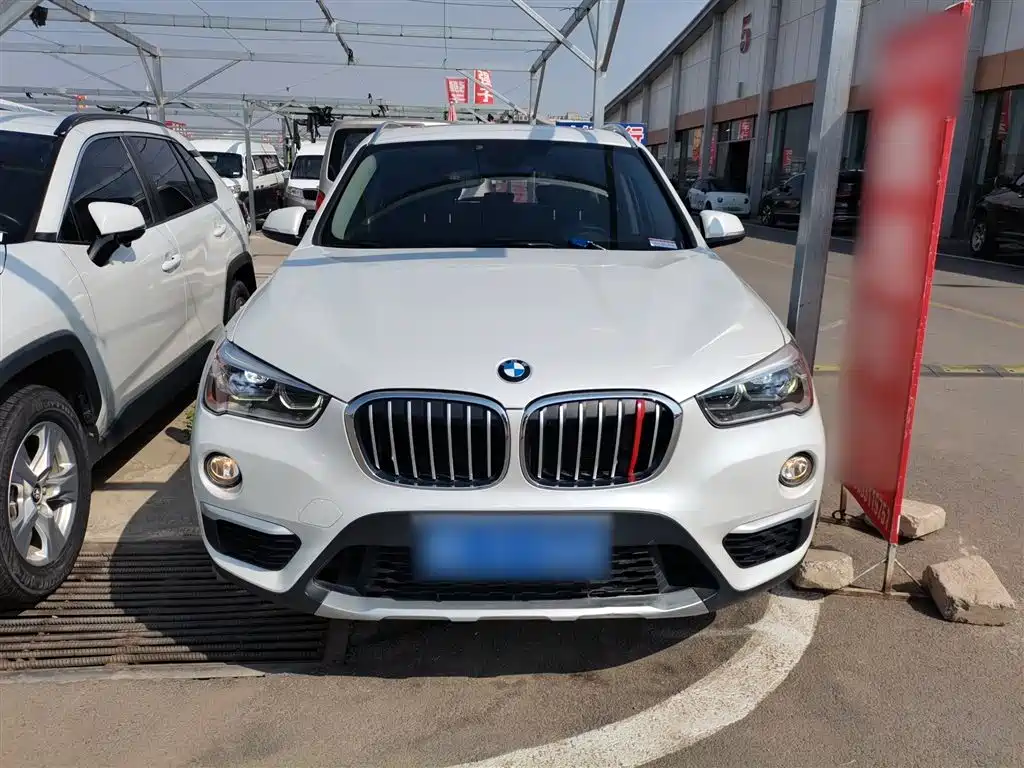 BMW X1 2018 sDrive18Li Premium Model фото 3