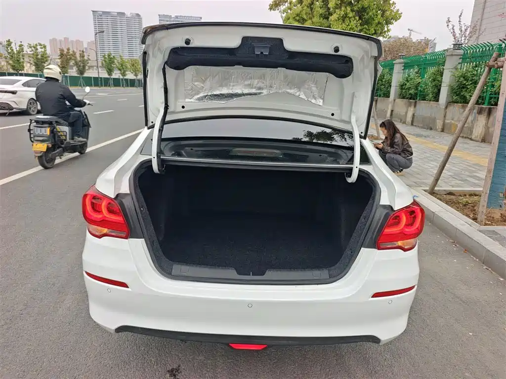 Chevrolet Cavalier 2016 1.5L Automatic Delight Edition фото 19