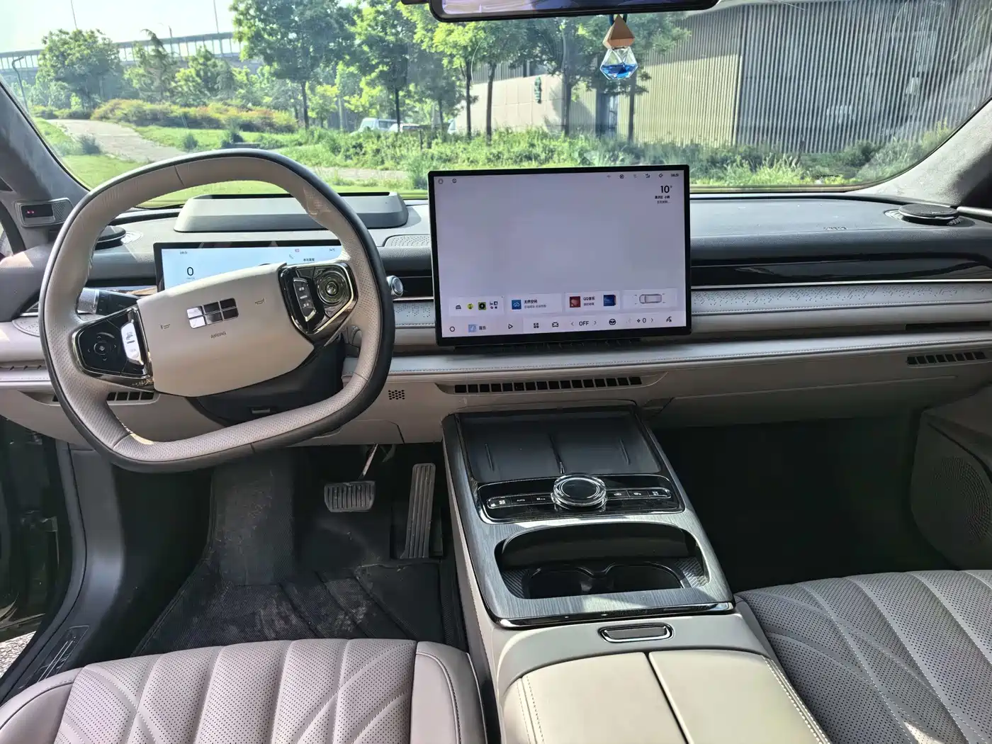 Geely Galaxy Galaxy Xingyao 8 2025 130km EM-i Premium Edition фото 8