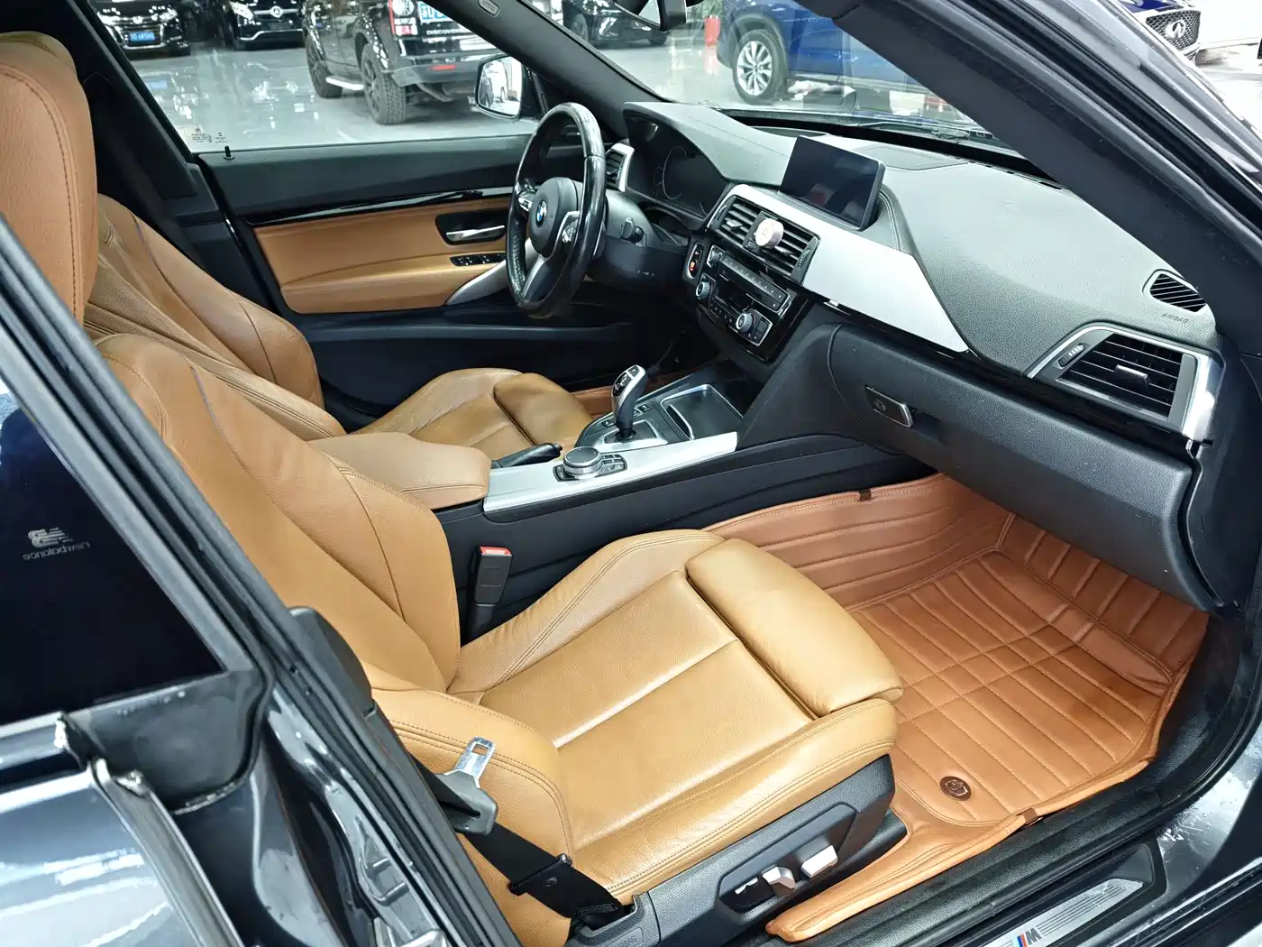 BMW 3 Series GT 2019 320i M Sport Model фото 3
