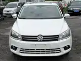 Photo 2 - Volkswagen Jetta