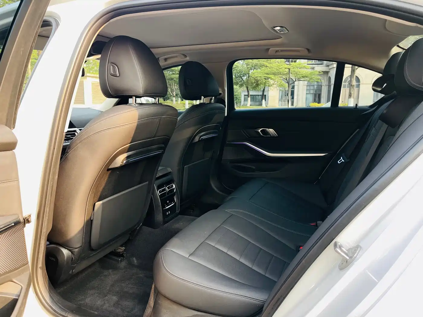 BMW 3 Series 2020 325Li M Sport Package фото 9