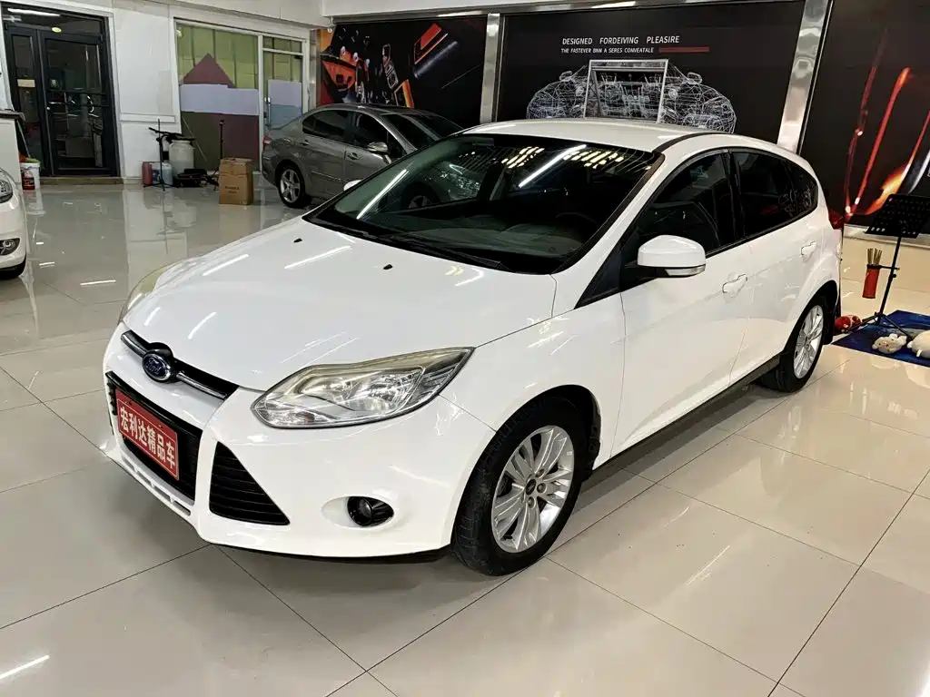 Фото 2 - Ford Focus
