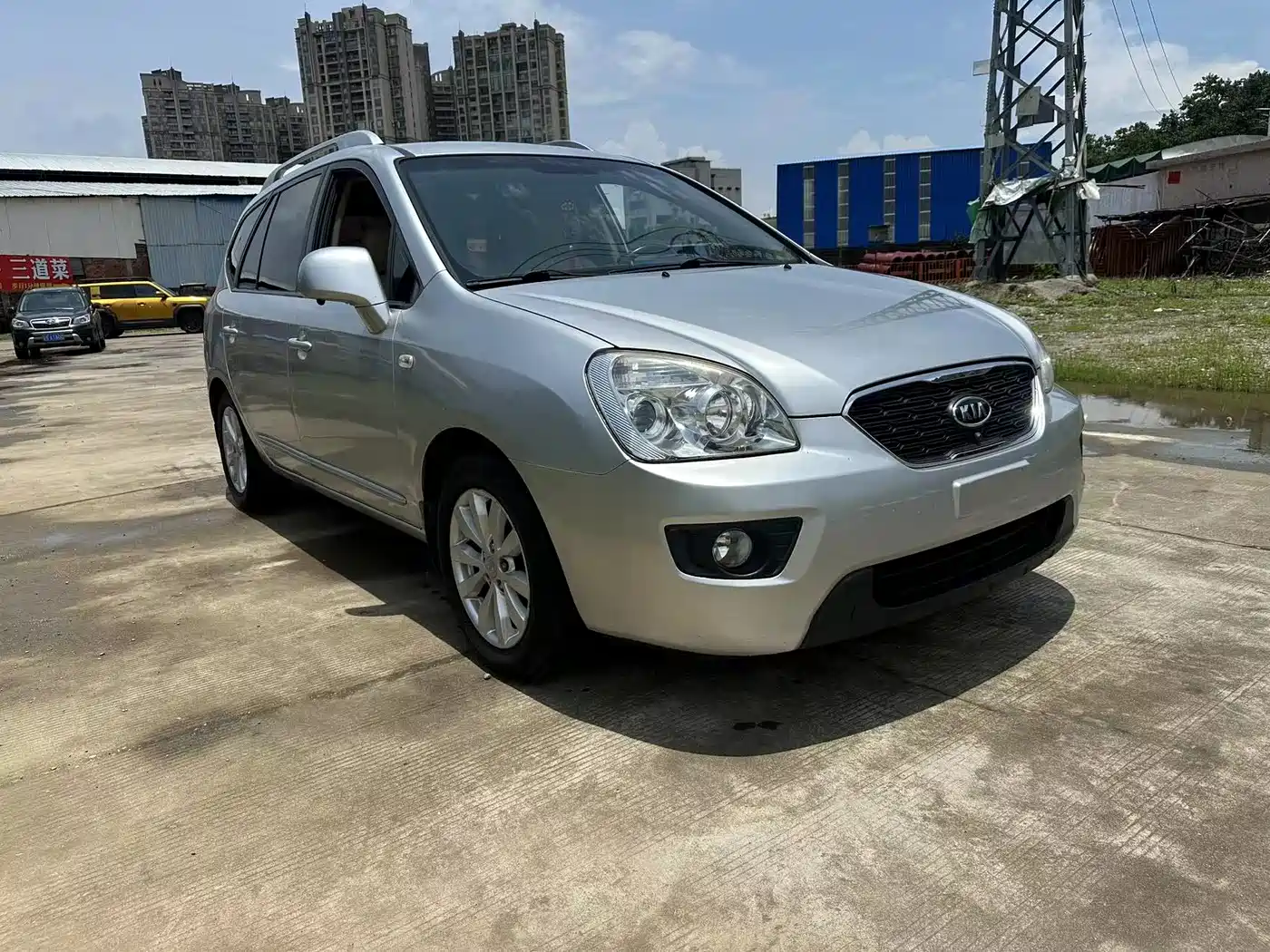 Kia Carens 2011 2.0L 7-Seater Automatic Standard фото 3