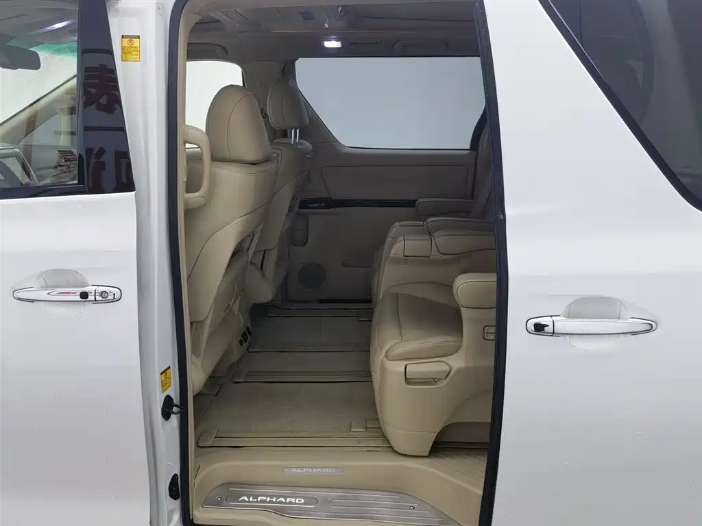 Toyota Alphard 2012 3.5L Luxury Edition фото 15