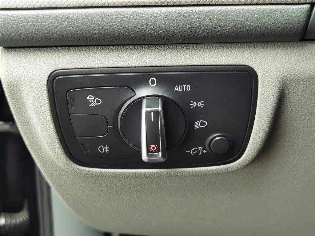 Audi A6L 2012 TFSI Standard фото 21