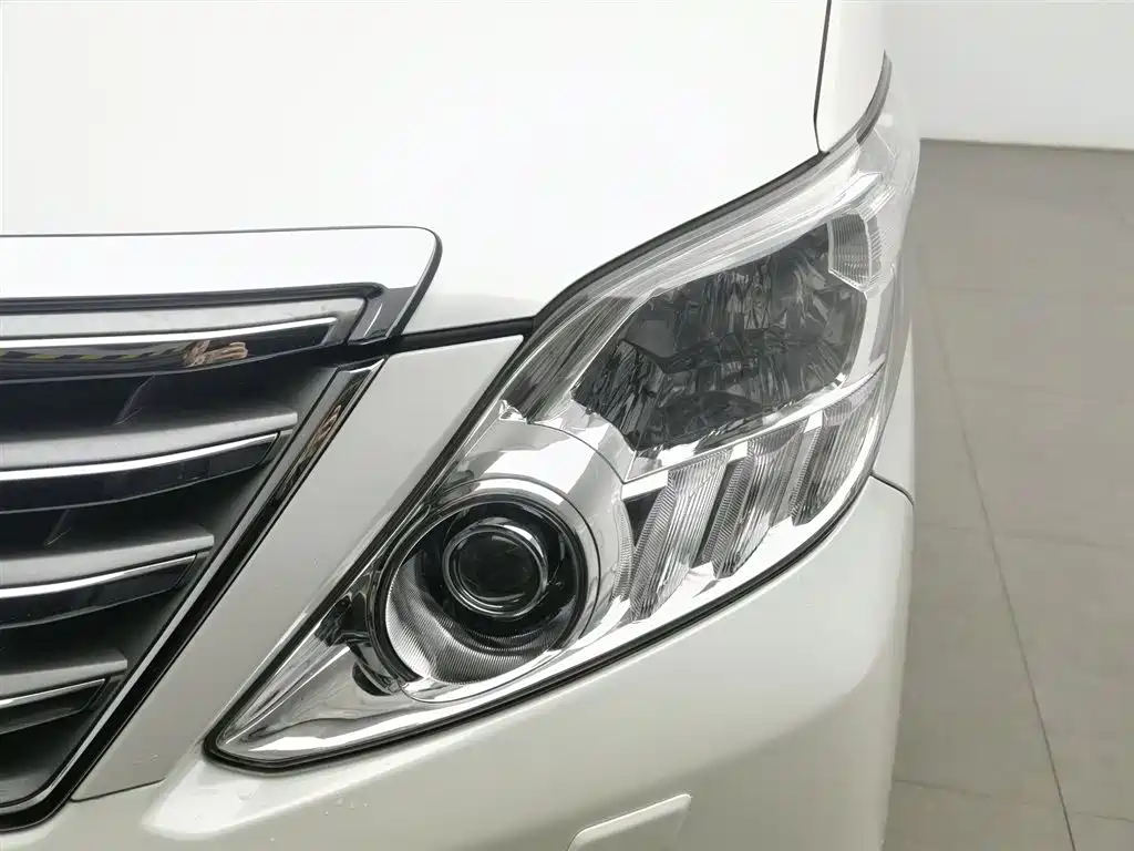 Toyota Alphard 2012 3.5L Luxury Edition фото 7