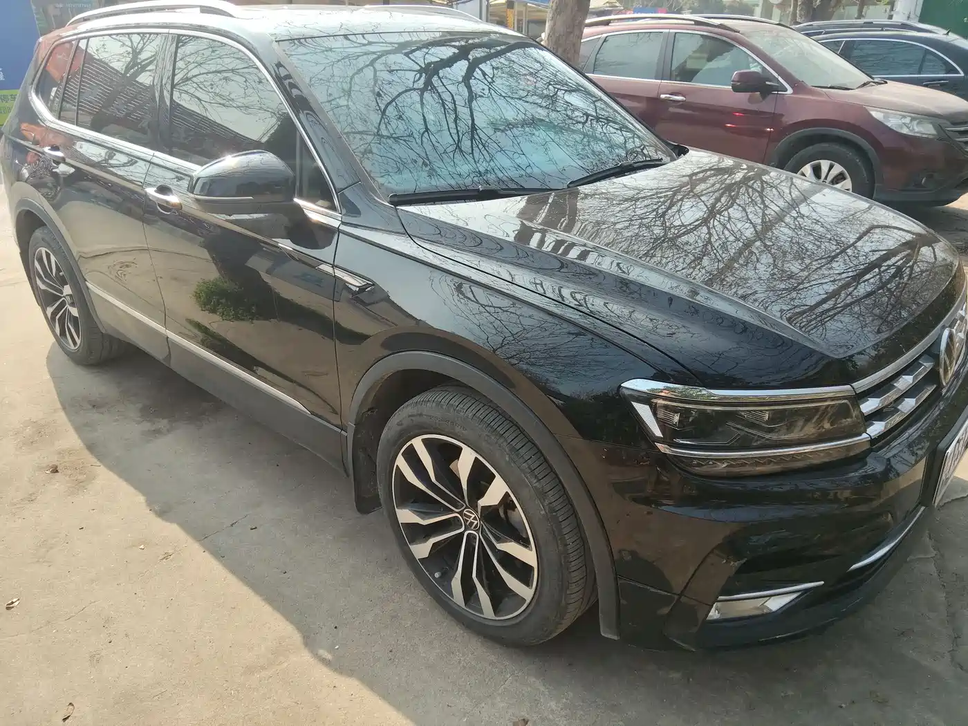 VOLKSWAGEN TIGUAN L