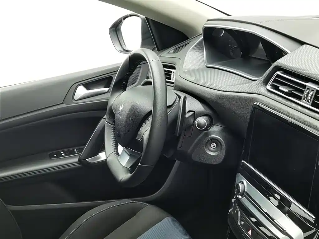 Peugeot 308 2019 230THP Automatic Luxury Edition China VI фото 22