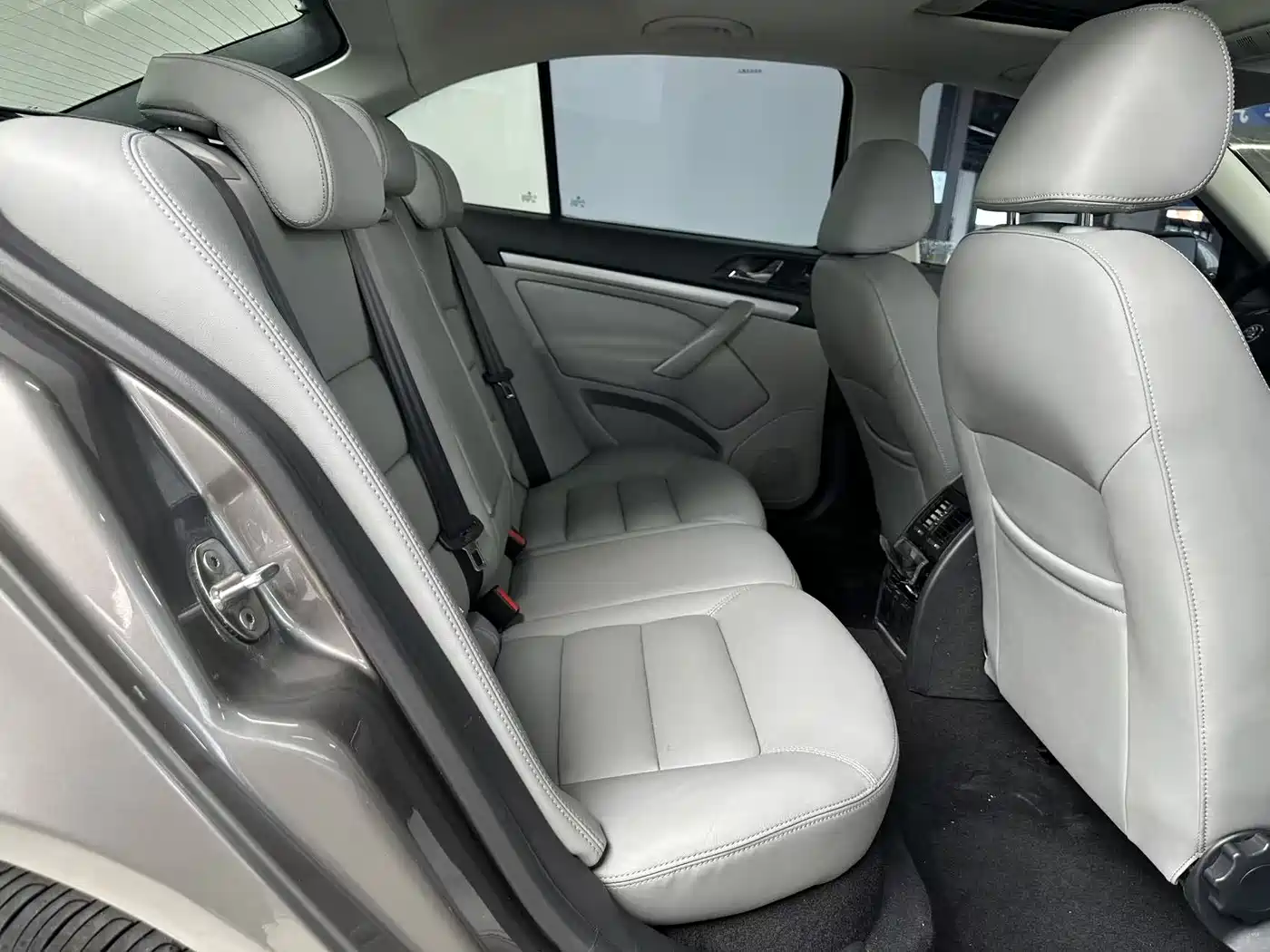 Škoda Octavia 2014 1.6L Auto Yijun Edition фото 14
