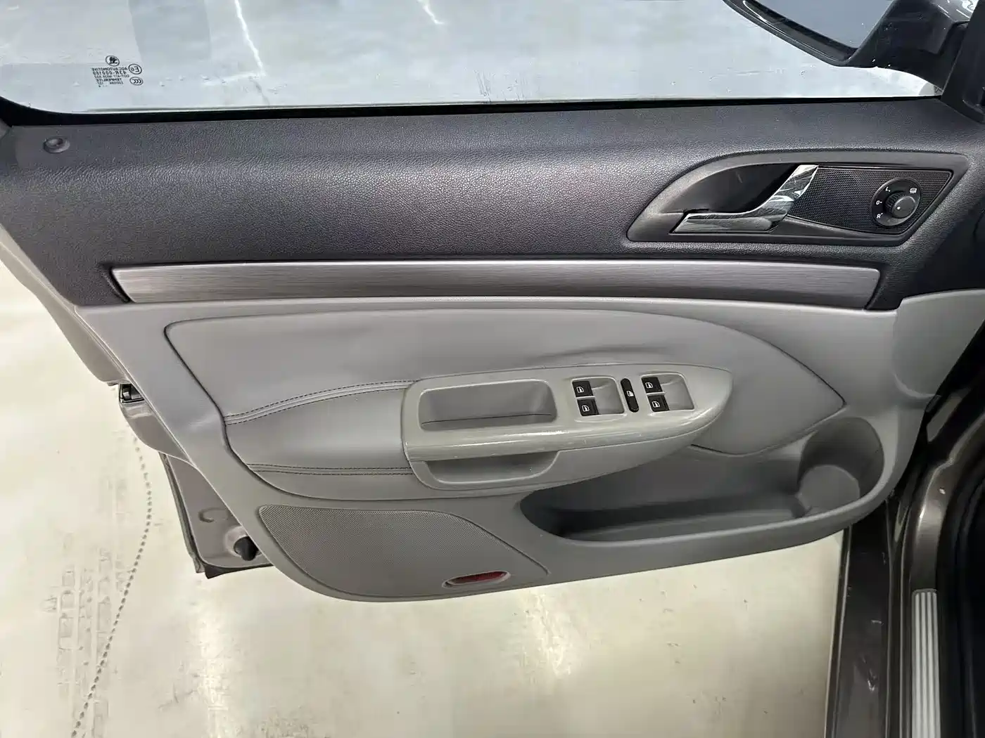 Škoda Octavia 2014 1.6L Auto Yijun Edition фото 15