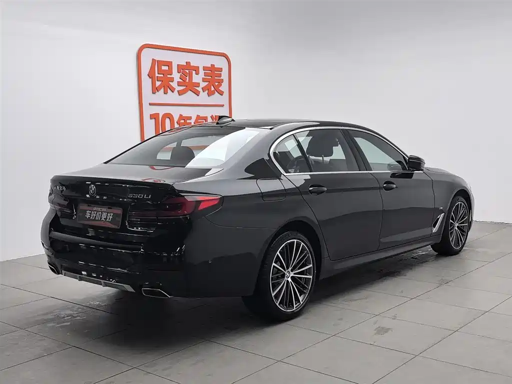BMW 5 Series 2023 530Li Leading M Sport Package фото 2