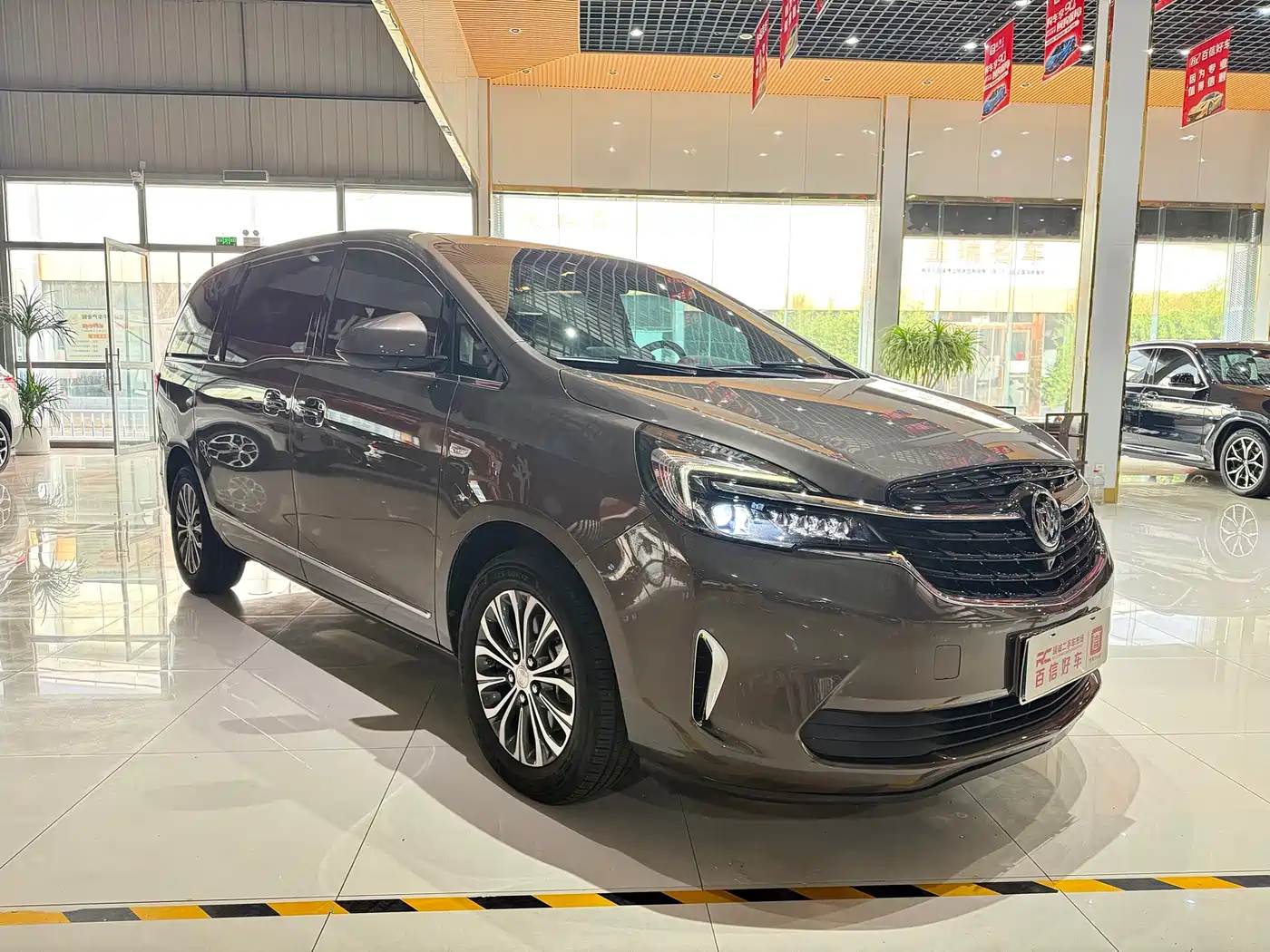 Buick GL8 2021 Land Business Class 652T Luxury