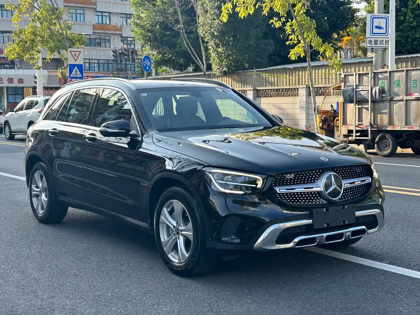 Mercedes-Benz GLC 2020 Facelift GLC 260 L 4MATIC Dynamic фото 3