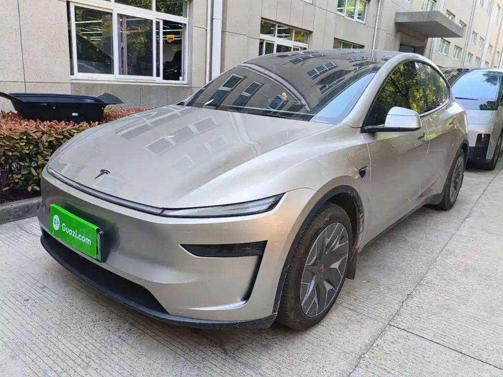 Tesla Model Y L 2025 Facelift Long Range AWD