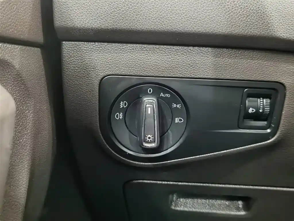 Volkswagen Tiguan L 2017 330TSI Automatic 2WD Luxury Edition фото 21