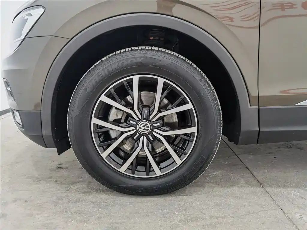 Volkswagen Tiguan L 2017 330TSI Automatic 2WD Luxury Edition фото 17