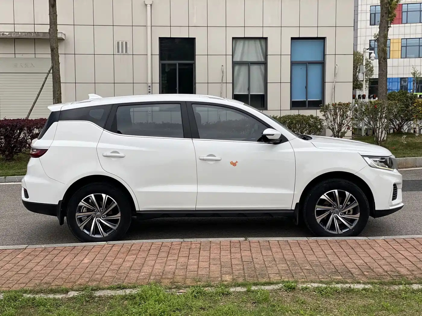 GEELY AUTOMOBILE VISION X6