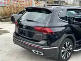 Photo 19 - Volkswagen Tiguan L