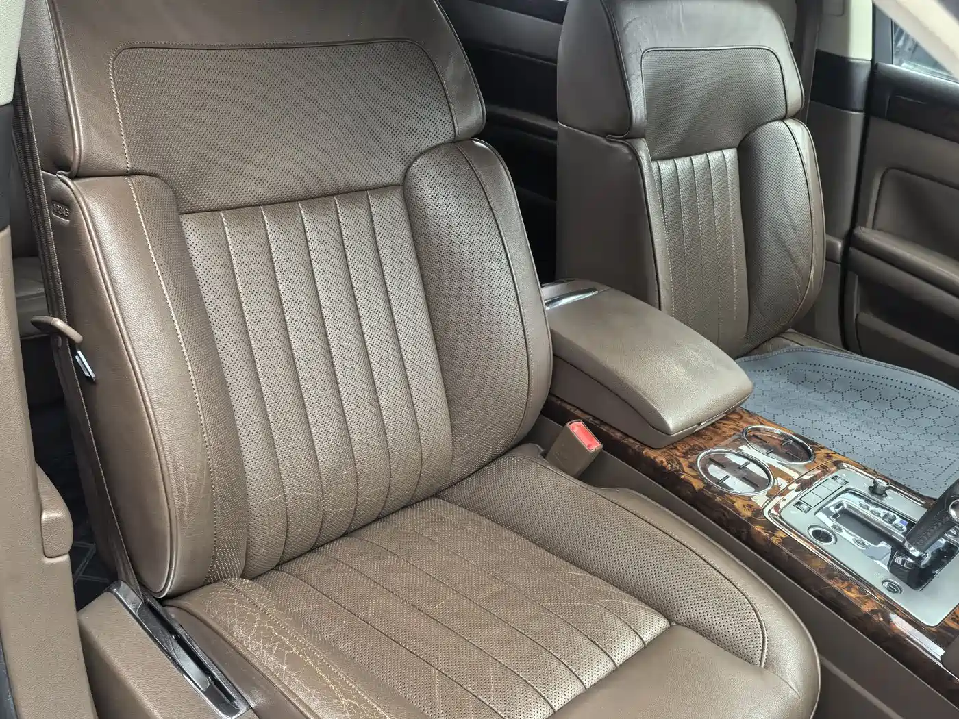 Volkswagen Phaeton 2011 3.6L V6 5-Seater Extended Comfort фото 16