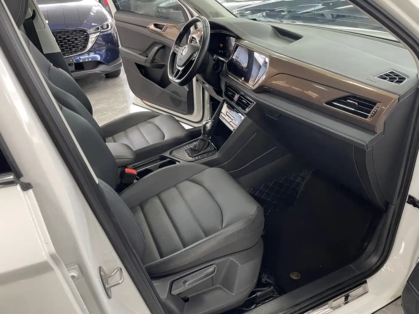 Volkswagen Tharu 2022 280TSI FWD Luxury Edition фото 7