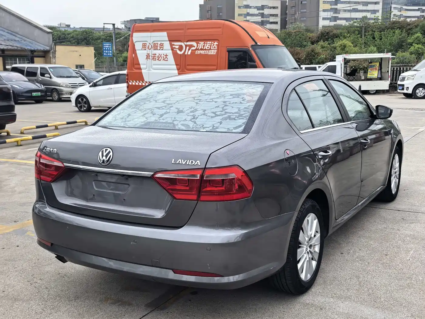 Volkswagen Lavida 2013 Facelift Classic 1.6L Automatic Comfort фото 10