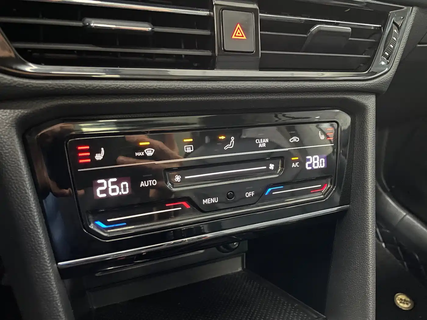 Volkswagen Tharu 2022 280TSI FWD Luxury Edition фото 14